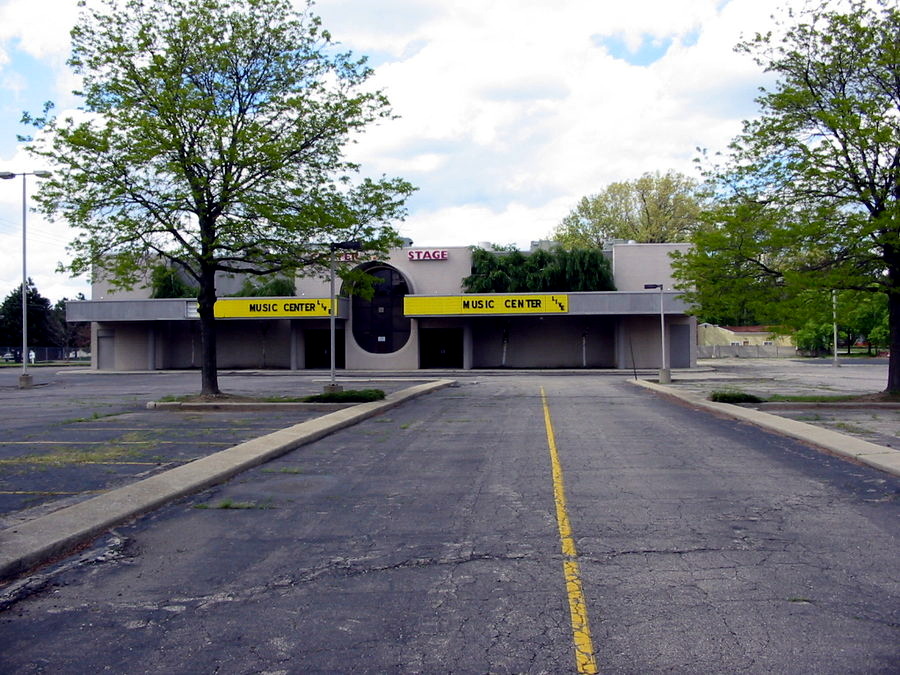Center Stage - May 2002 Photo From Me (newer photo)